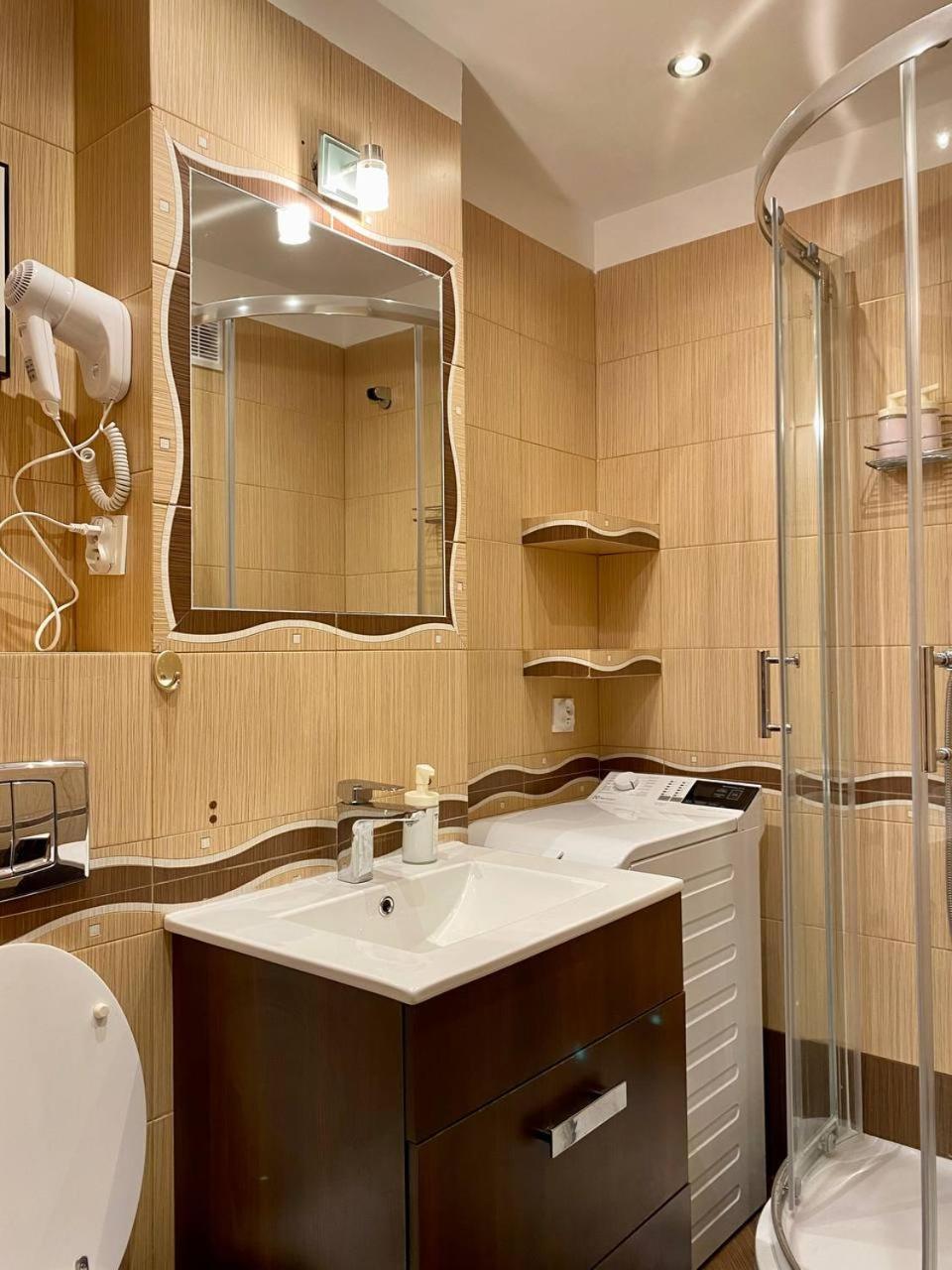 Halby Rooms In The Very Center Of Варшава Екстериор снимка